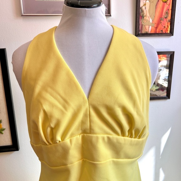 1970s Vintage Sunny Yellow Halter Back Day Dress - Picture 2 of 6